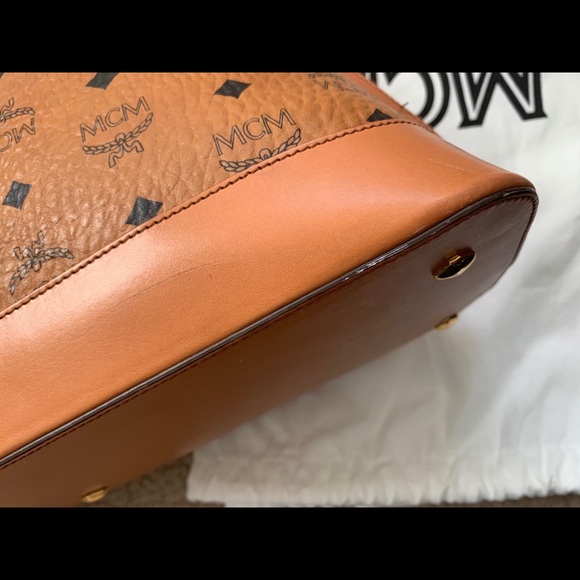 🌺AUTHENTIC MCM LARGE BAG 💼 🌺 - Picture 2 of 8